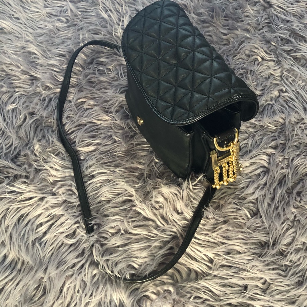 Bebe purse with gold tone chain 🔥🔥🤩🤩🤩 - Picture 7 of 9